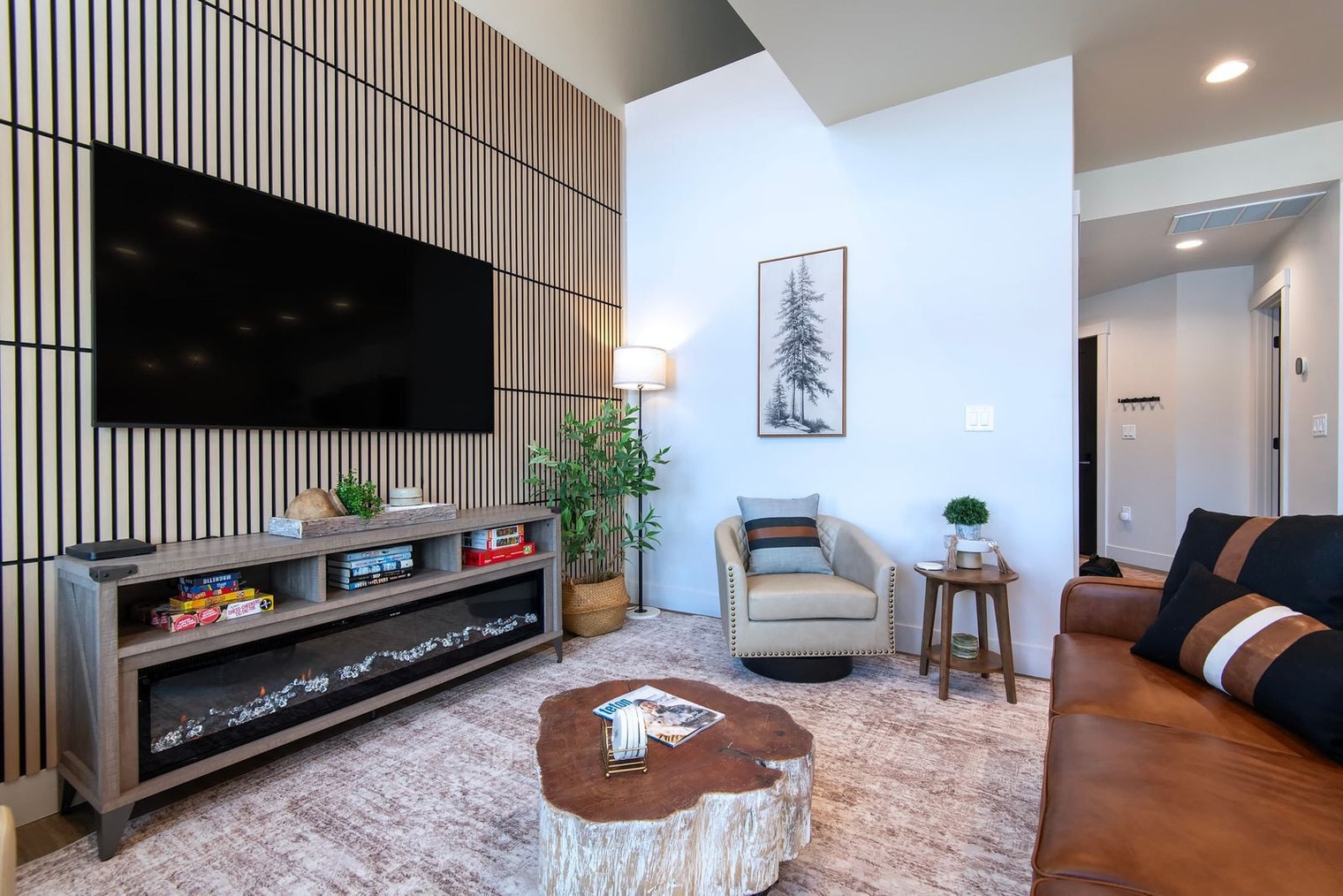 Building Photo - 690 Stone Peak Lp