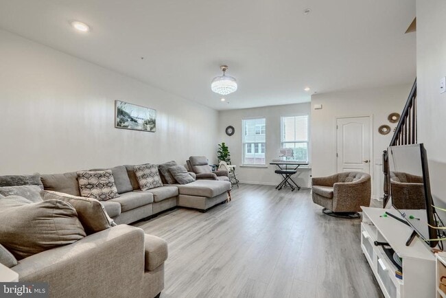 Building Photo - 7054 Fox Glove Ln