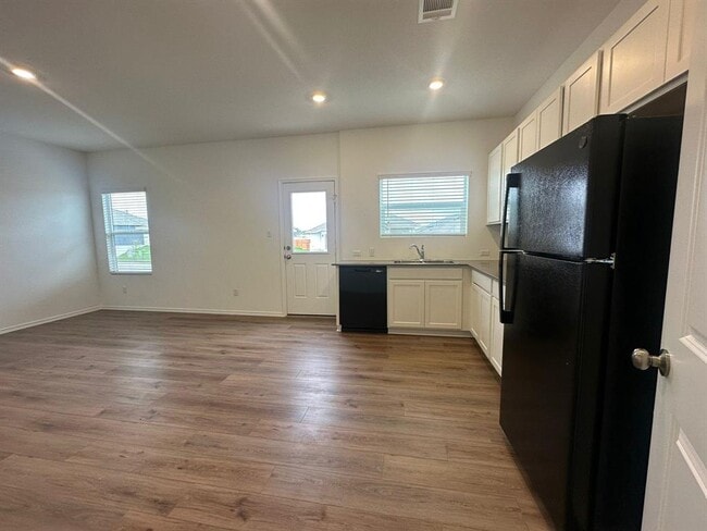 Building Photo - 228 Jeffers