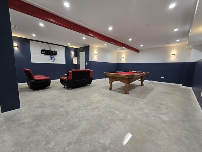 Building Photo - 4231 N Marmora Ave