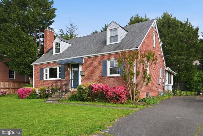 Building Photo - 2913 Cleave Dr