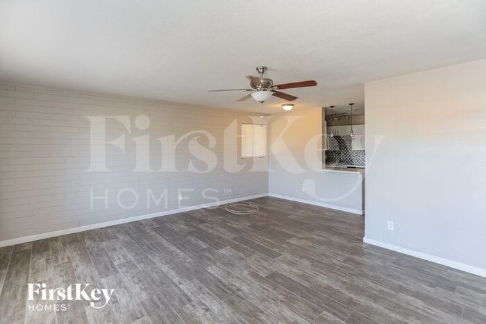 Building Photo - 5748 N 31st Ave
