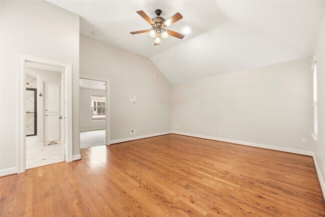 Building Photo - 5728 Petty St