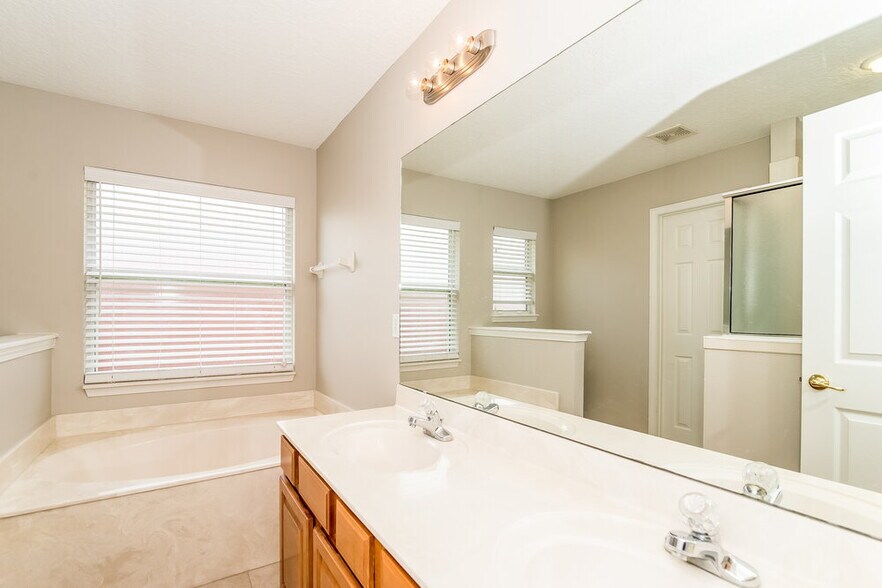 Building Photo - 12561 Brahma Bull Cir W