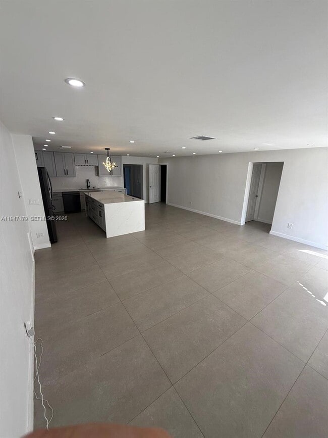 Building Photo - 6891 Scott St