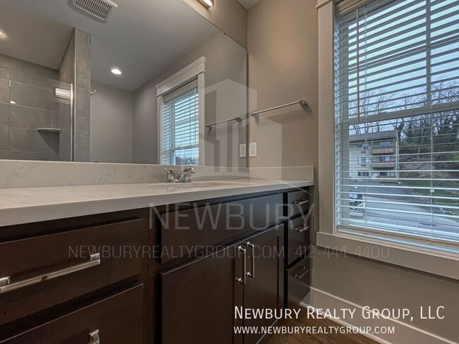 Building Photo - 1819 Chessland St