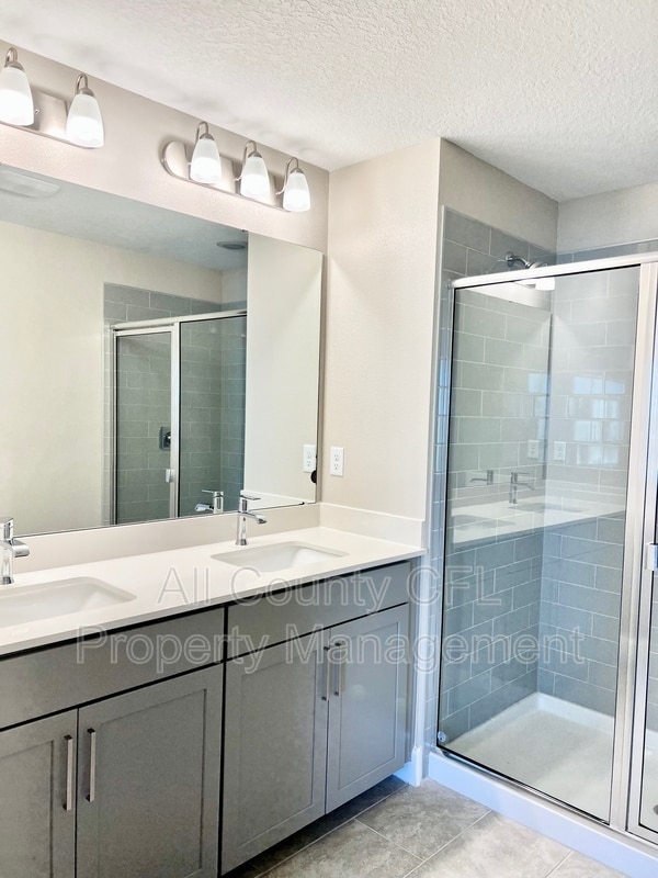 Building Photo - 1402 Captiva Cv