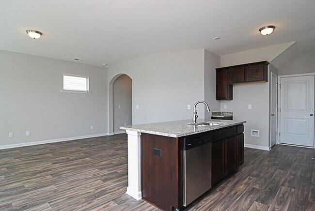 Building Photo - 421 Hosea Ct