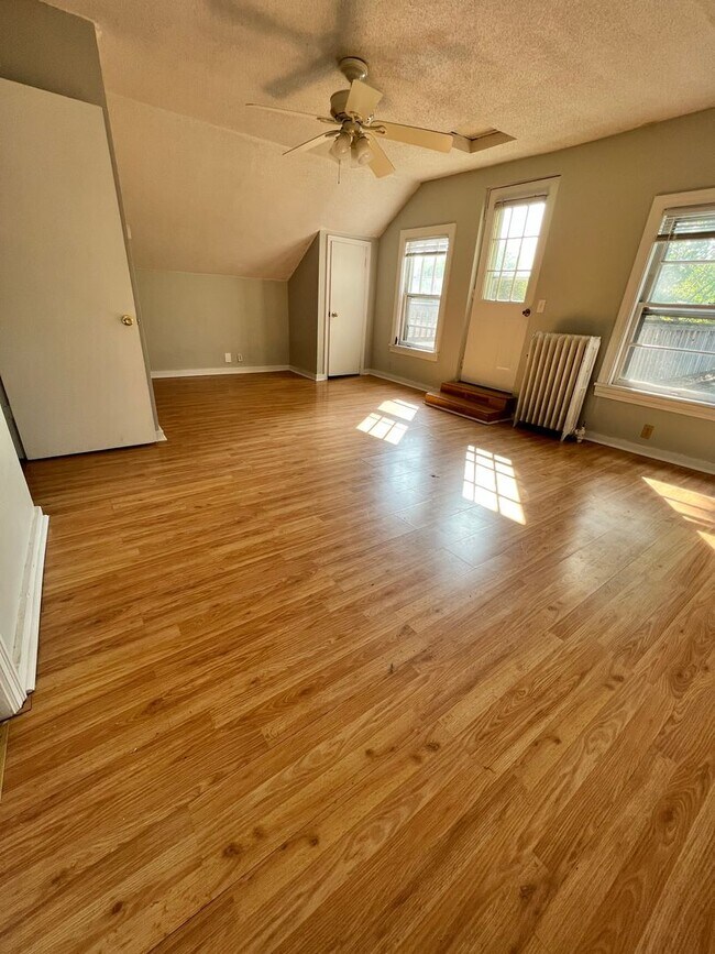 Building Photo - 3116 Fremont Ave S