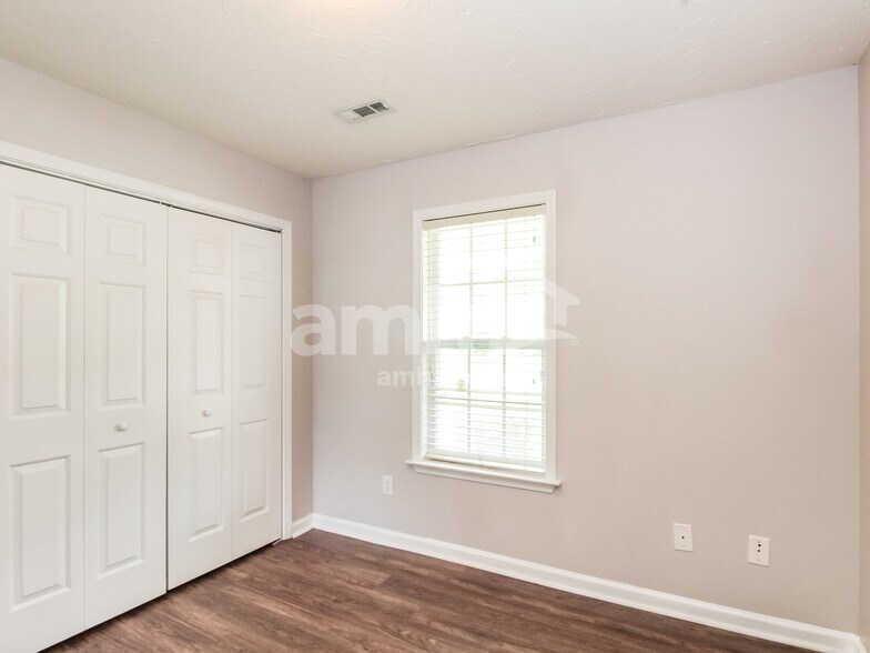 Building Photo - 135 Belvedere Dr