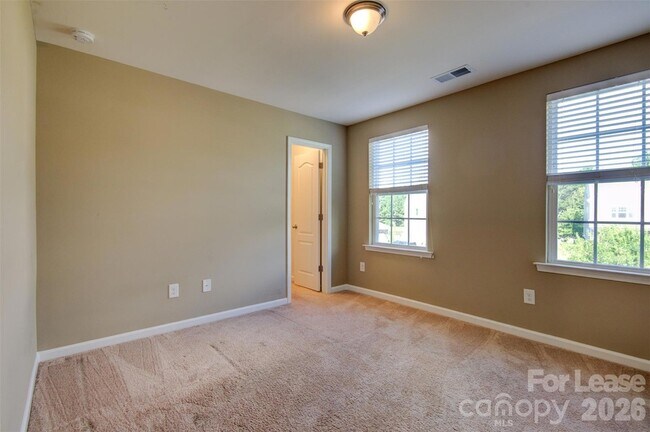 Building Photo - 16125 Hammersmith Farm Dr