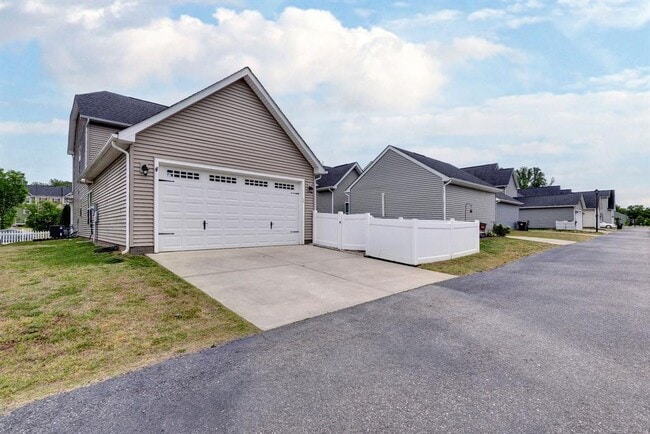 Building Photo - 6122 Pricket Rd