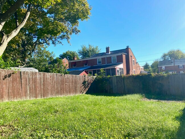 Building Photo - 127 Tennessee Ave