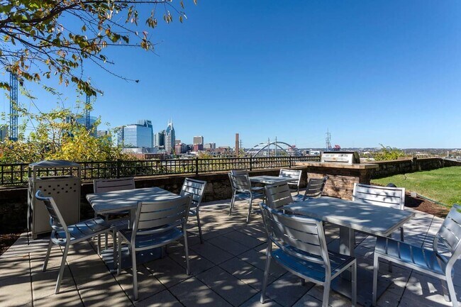 Building Photo - 33 Peabody St