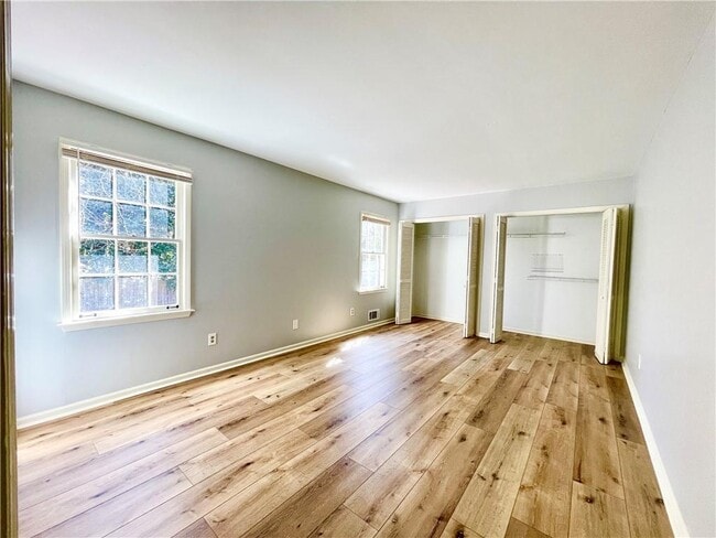 Building Photo - 1721 Emerson Ct NE