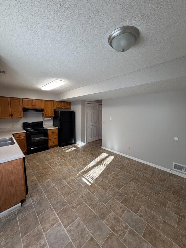 Building Photo - 506 Nickman Rd