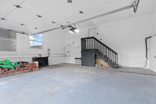 Building Photo - Elevated 5-Bedroom Home in Sandy, UT with Mountain Views!