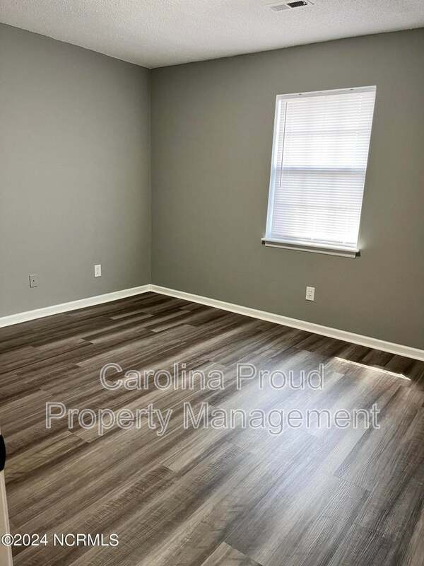 Building Photo - 1200 Peyton Cir