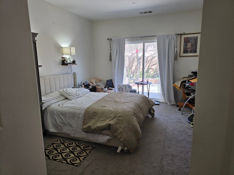 Building Photo - 1222 Palmas Ridge