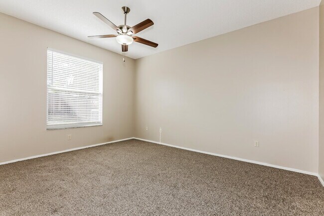 Building Photo - 327 Sand Ridge Dr