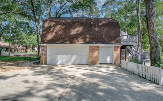 Building Photo - 808 Stone Mountain Dr
