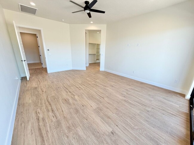 Building Photo - Beautiful Single-Level Home with Trail Access & Stunning Views!!! Pet Friendly!