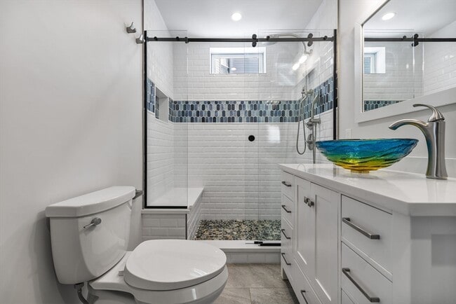 Building Photo - 83 Centre St