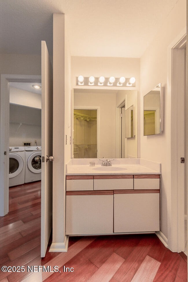 Building Photo - 1518 Spindrift Cir W