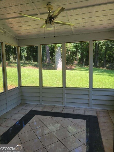 Building Photo - 487 Arbour Run