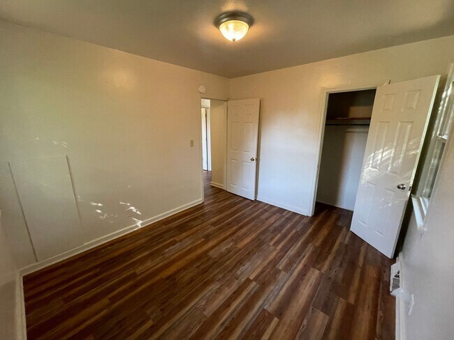 Building Photo - 107 Felter St