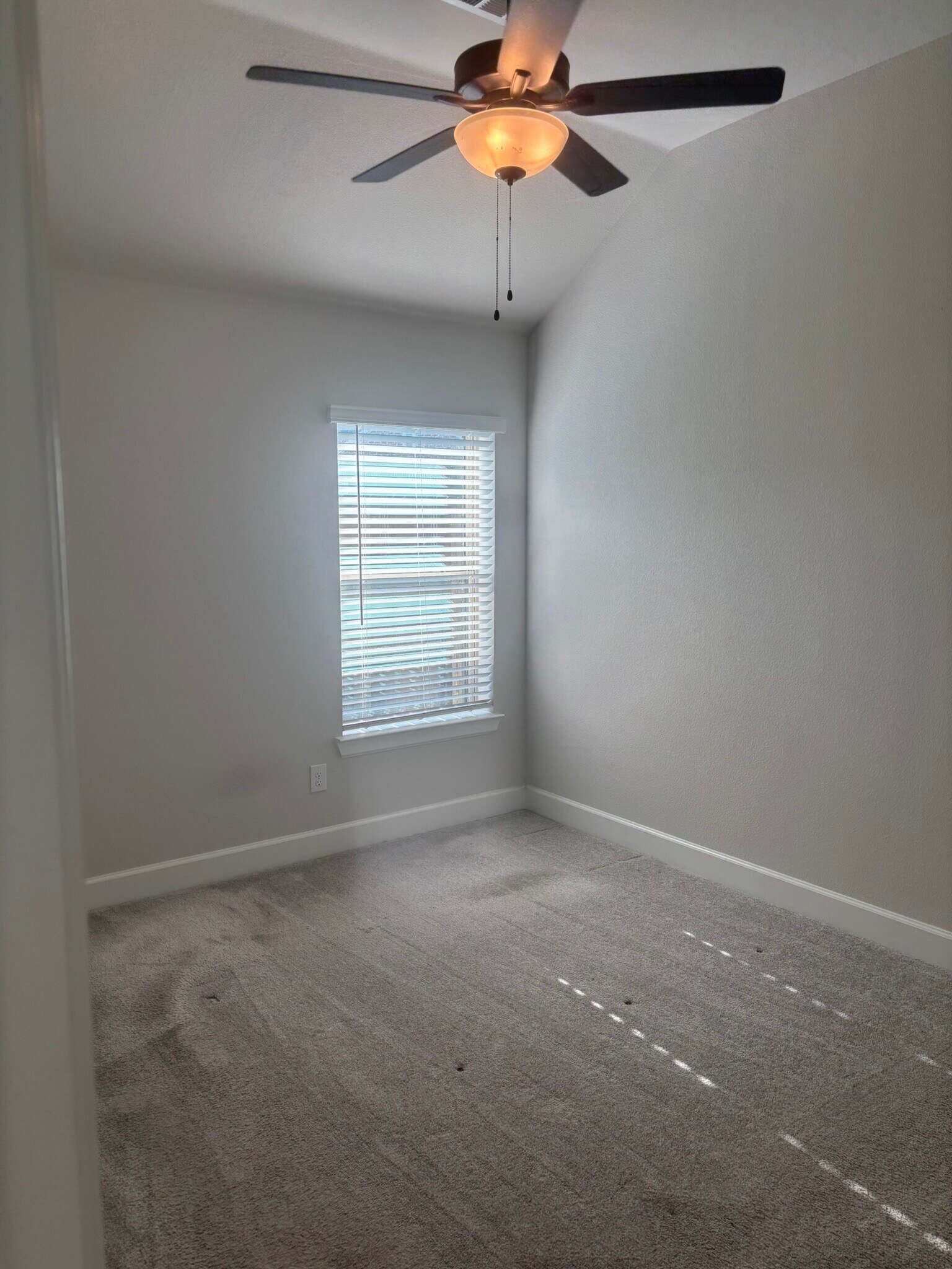 Building Photo - 8625 Spindletop Dr