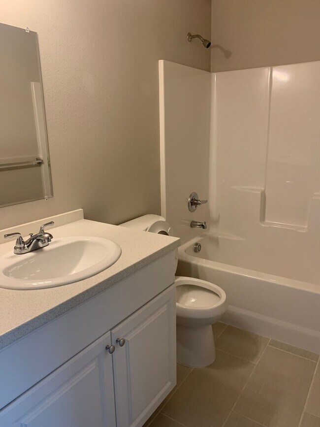 Building Photo - Fantastic 3 Bedroom Home In New Neighborhood