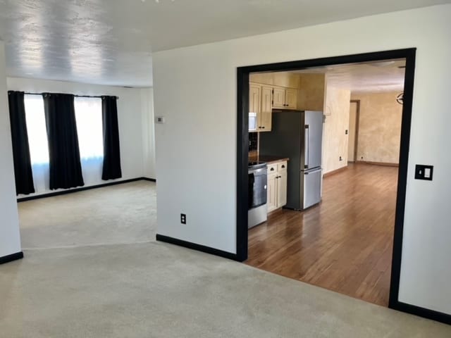 Building Photo - 658 E 250 N