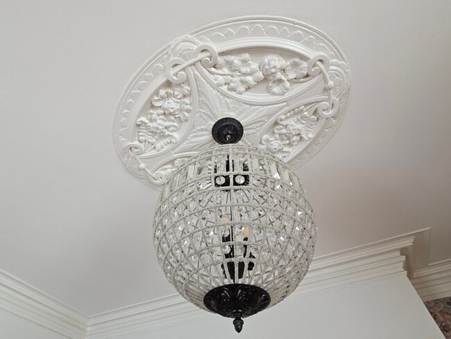 Building Photo - 26 Mather St