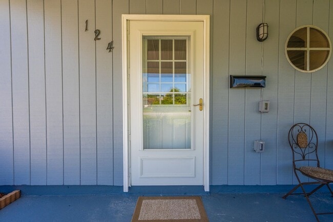 Building Photo - Updated Beachside Ormond Home