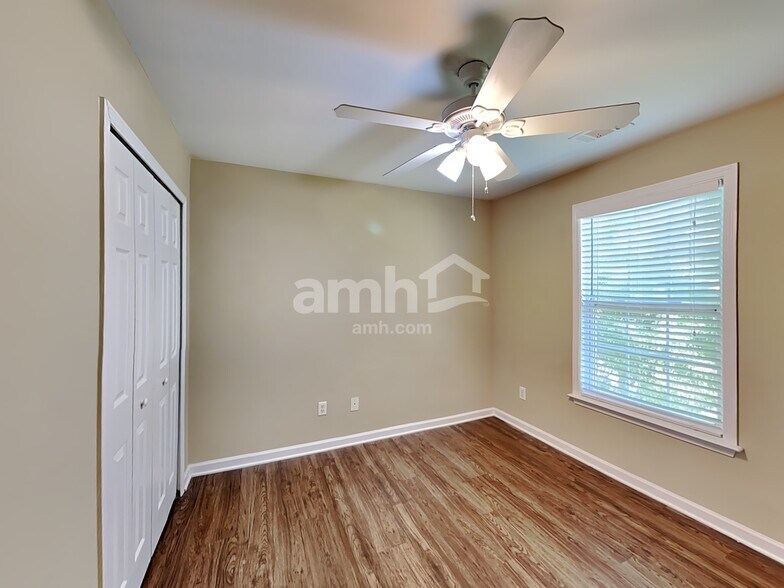 Building Photo - 51 Horseshoe Ct