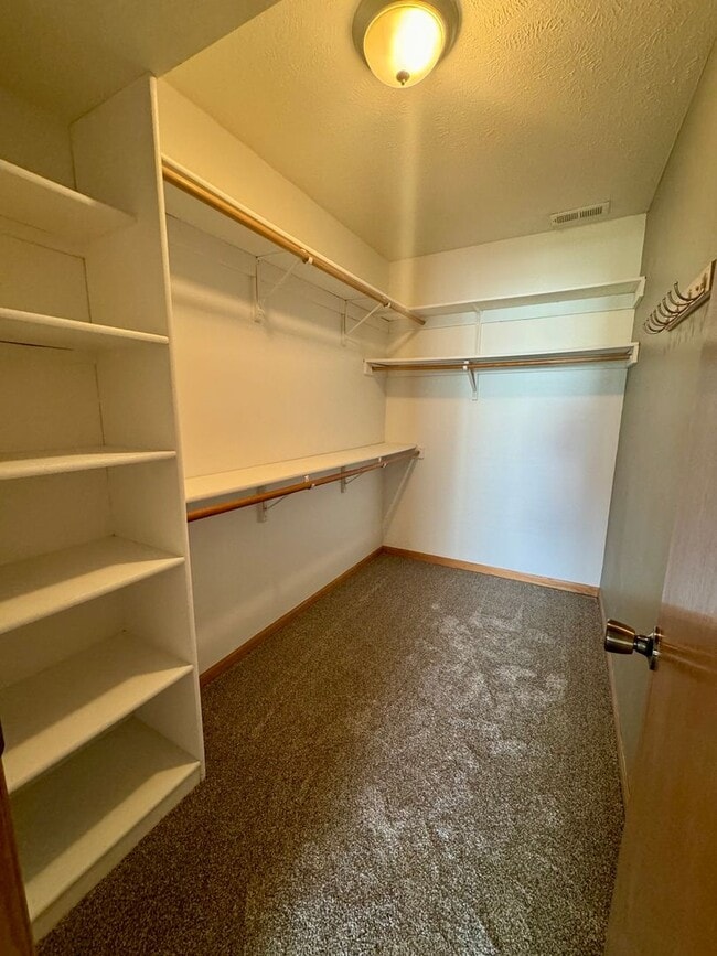 Building Photo - 3 bed 2 bath ZERO entry townhouse in Capitol Beach