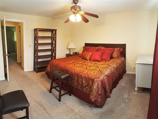 Building Photo - 922 McKinley Ave