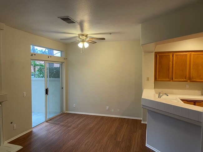 Building Photo - Dual Master Suite Townhome in Rancho Santa...