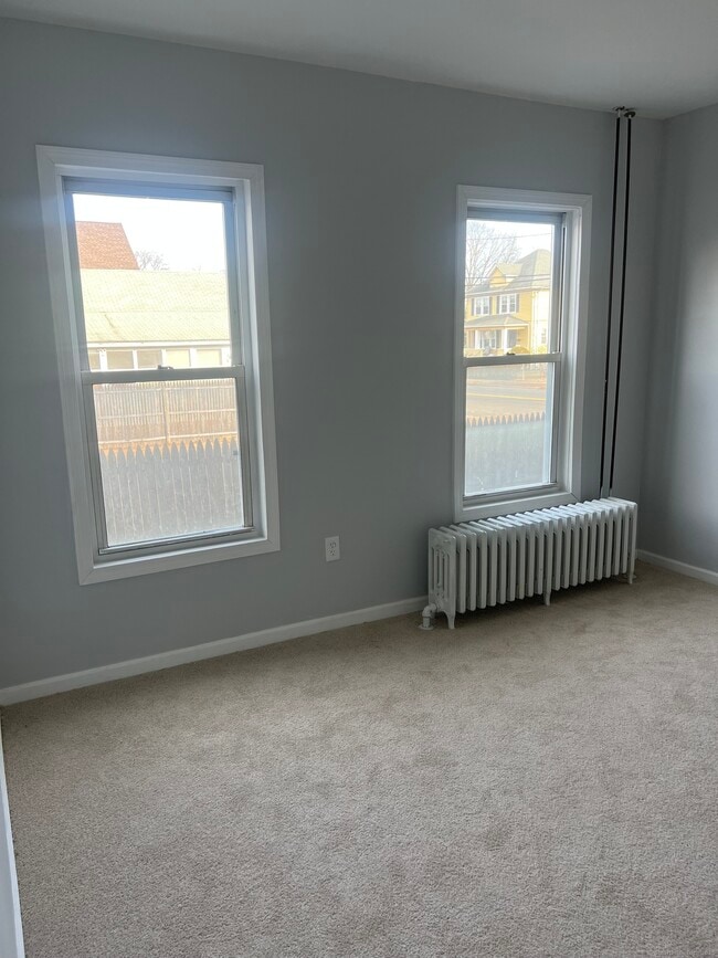 Building Photo - 263 S Cherry St