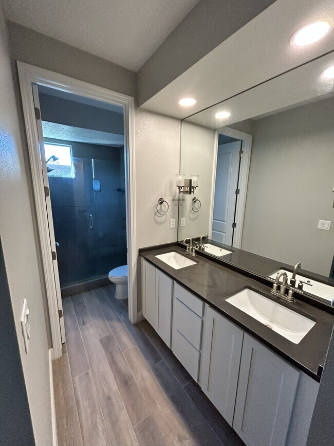 Building Photo - 4313 Lauren Lp NE