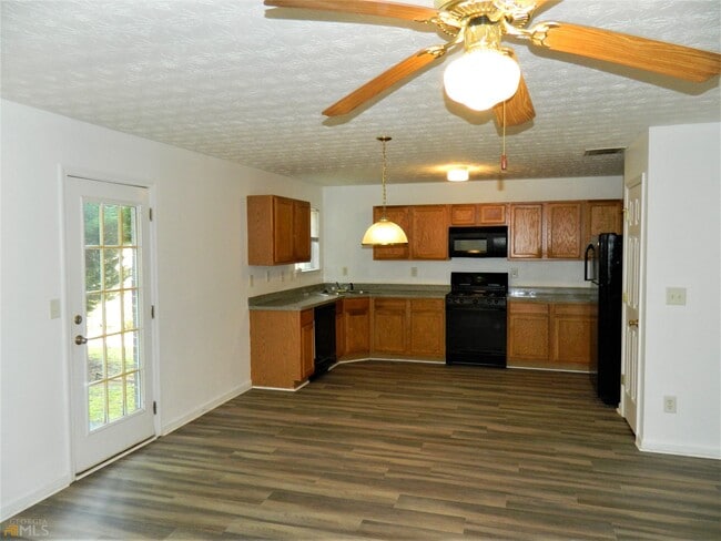 Building Photo - 20 Chantilly Pl