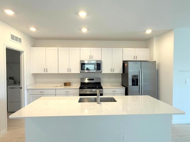 Building Photo - 2081 Hallier Cv