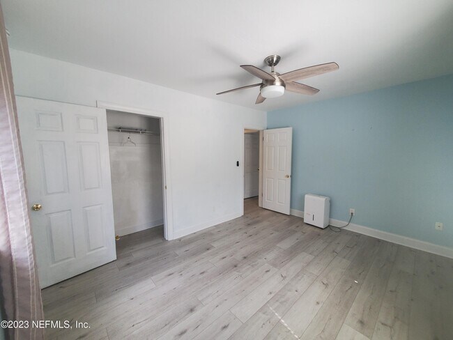 Building Photo - 2159 Riverside Ave