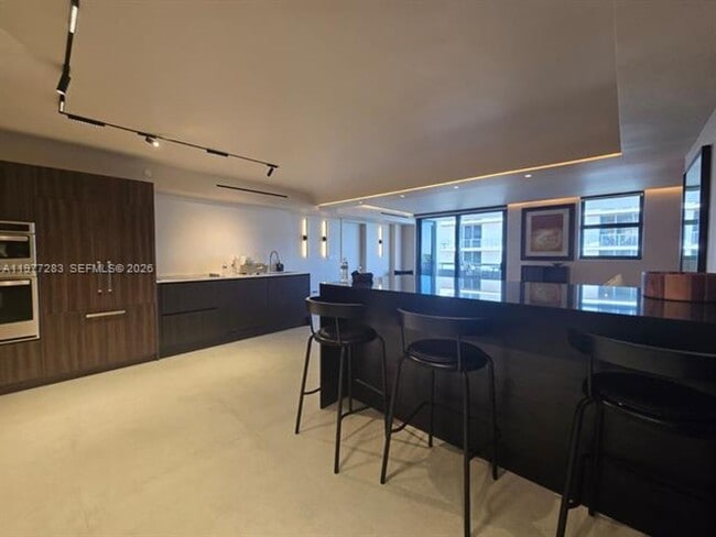 Building Photo - 6820 Indian Creek Dr