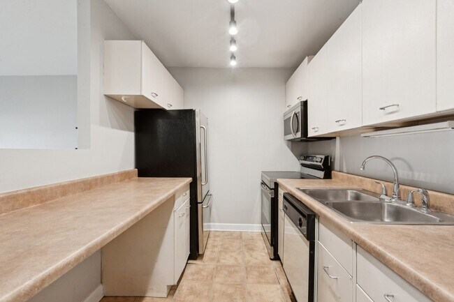 Building Photo - 535 N Michigan Ave