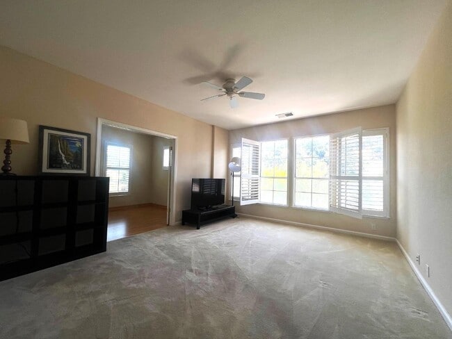 Building Photo - 6041 Assisi Ct