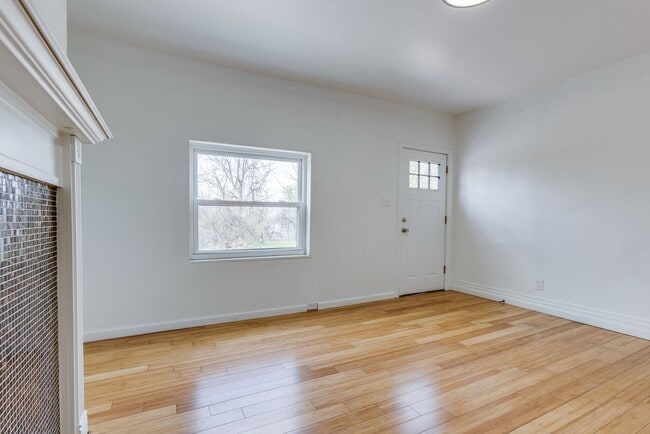 Building Photo - Available JULY 2026 - BEAUTIFULLY RENOVATED 3 Bedroom Home in the South Side Slopes!