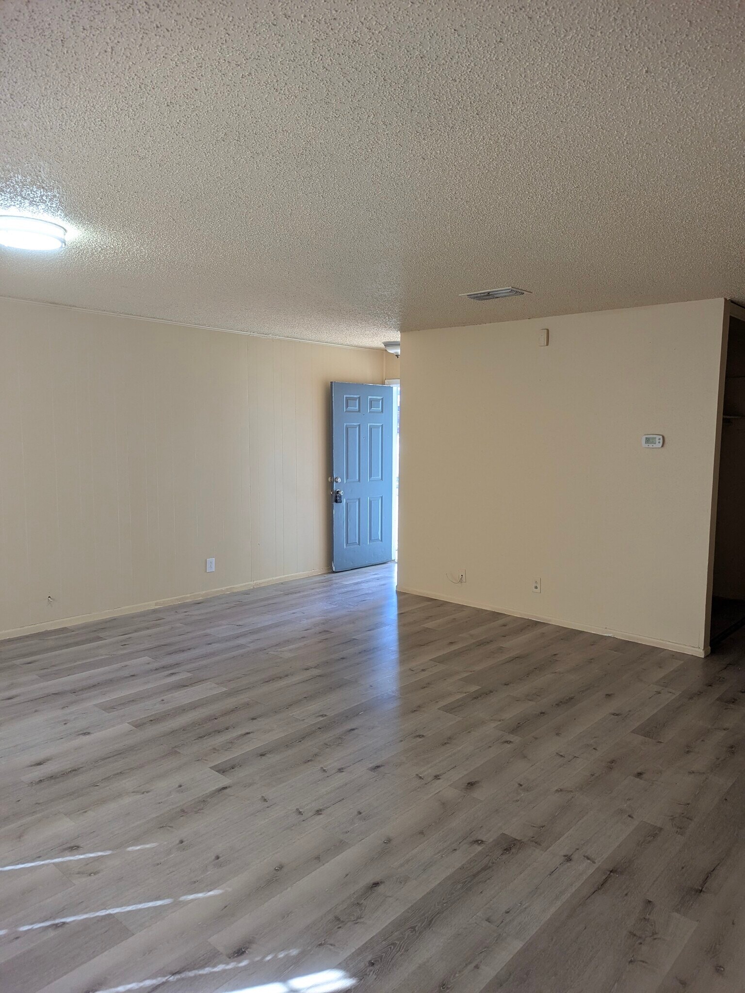 Building Photo - 1322 Bayou Dr