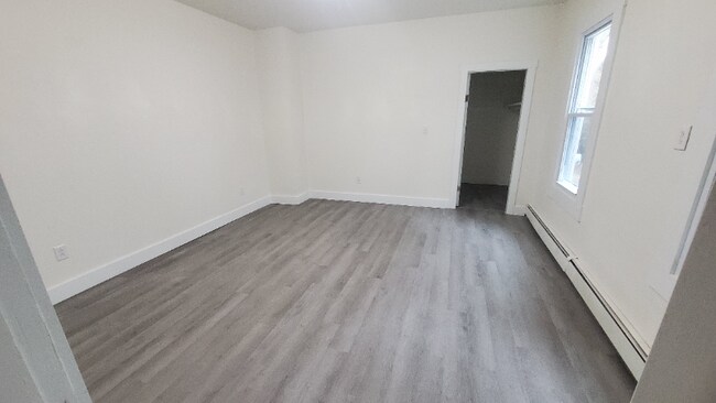 Building Photo - 652 NY-17M